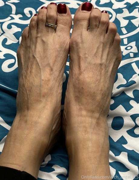 alluring-angel-annabelle